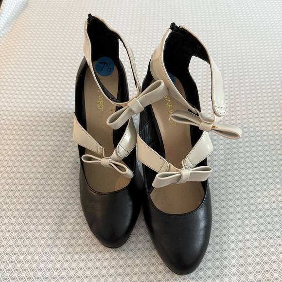 Nine West Shoes - NINE WEST Dannell Mary Jane Pumps Black and Cream Bow Accents Size 7.5
